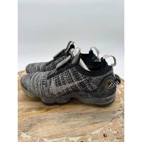 Nike Air Vapormax 2020 Flyknit OREO GS Black/gray Fog CJ4069-004 5.5Y Women’s 7 - Picture 3 of 8